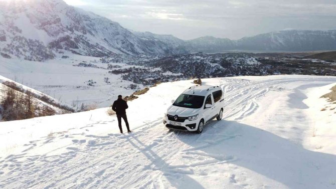 Karlı Nemrut Dağı Zirvesine Çıkan Vatandaşlar Saatlerce Mahsur Kaldı
