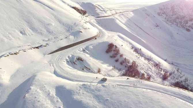 Karlı Nemrut Dağı Zirvesine Çıkan Vatandaşlar Saatlerce Mahsur Kaldı
