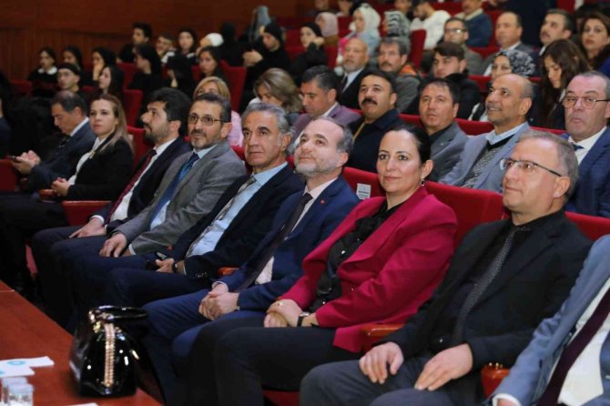 Üniversitede Aşçılık Önlüğü Giyme Töreni Yapıldı