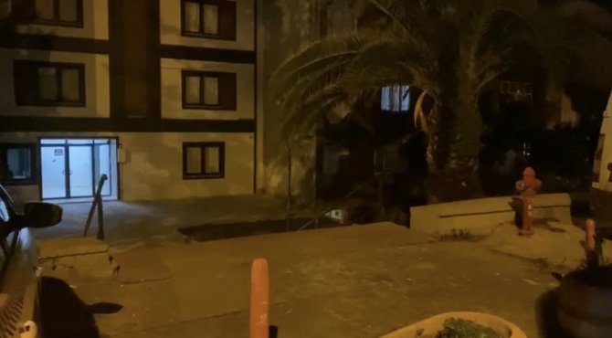 İ̇stanbul’da Polis Kaçan Gaspçılara Ateş Açtı, 18 Yaşındaki Genç Kız Vurularak Hayatını Kaybetti