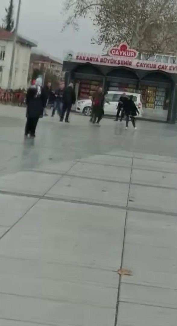 Annesini Rahatsız Ettiği İddiasıyla Tartıştığı Şahsı Bıçaklamıştı: 13 Yaşındaki Çocuk Tutuklandı