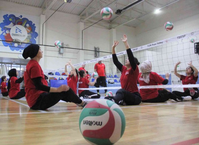 Oturarak Voleybol Kadın A Milli Takımı, Karaman Kampını Tamamladı