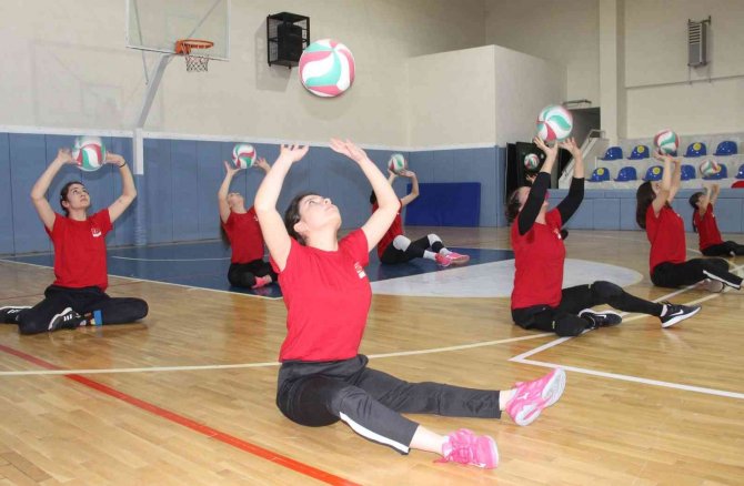 Oturarak Voleybol Kadın A Milli Takımı, Karaman Kampını Tamamladı