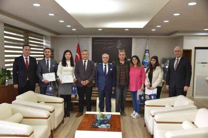 Salihli’de Diksiyon Kursunu Bitirenler Belgelerini Aldı