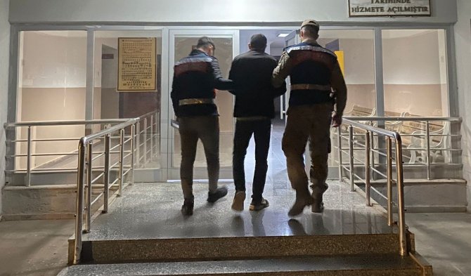 Yayaya Çarpıp Kaçan Sürücü Jandarmaya Yakalandı