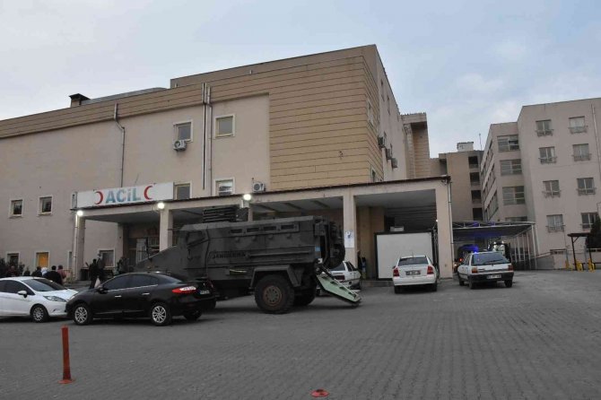 Şanlıurfa’da Tarım İşçilerini Taşıyan Minibüs Şarampole Devrildi: 23 Yaralı