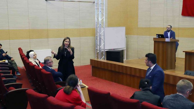 Sosyal Ve Beşerî Bilimlerde Yenilikçi Çözümler Araştırma Projeleri Destek Programı Tanıtımları Tamamlandı