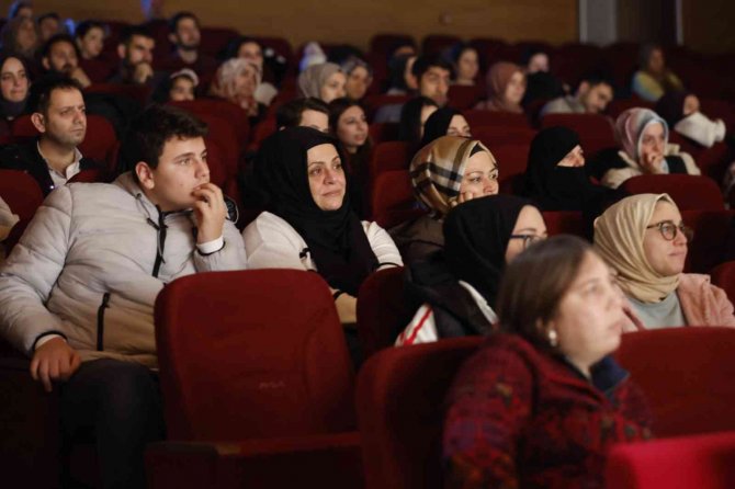 Sultangazi’de Aşık Veysel Müzikali