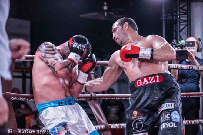 Fırat Arslan, Eski Güney Amerika Şampiyonuna Karşı