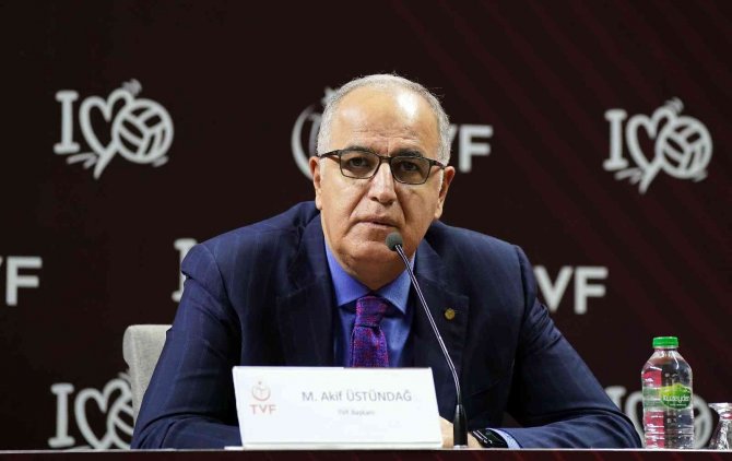 Mehmet Akif Üstündağ: "Biz Artık Seyirci Sayımız İle Futbol Sahalarına Talibiz”