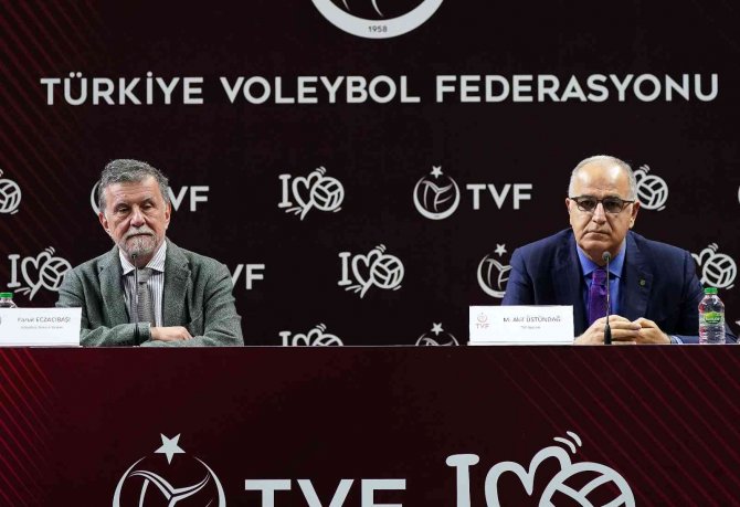 Mehmet Akif Üstündağ: "Biz Artık Seyirci Sayımız İle Futbol Sahalarına Talibiz”