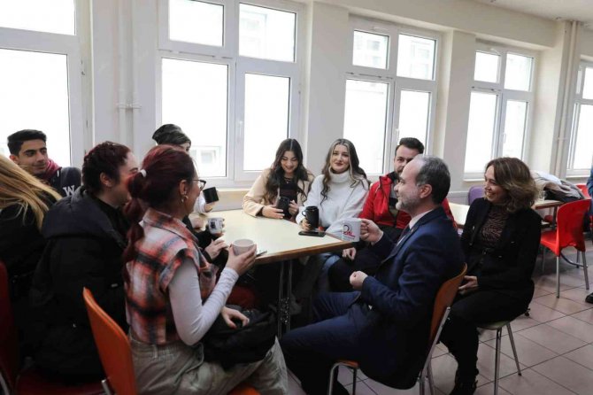 Karton Bardak Kullanmayan Öğrenciler İçeceklerini İndirimli Alacak