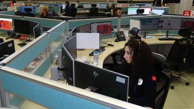 İ̇kinci El Telefonları Test Etmek İçin 112’yi Meşgul Ediyorlar