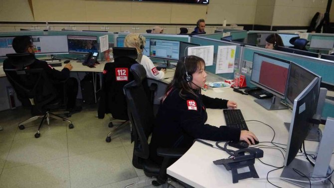 İ̇kinci El Telefonları Test Etmek İçin 112’yi Meşgul Ediyorlar