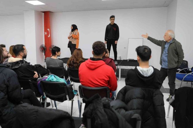 İ̇pekyolu Belediyesi Tiyatro Kulübü Kuruldu