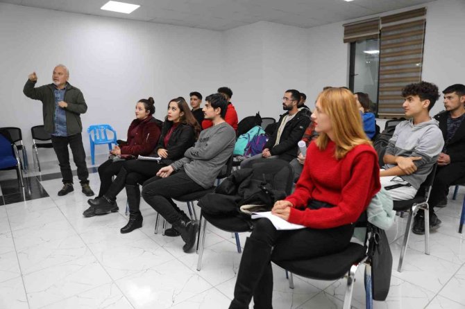 İ̇pekyolu Belediyesi Tiyatro Kulübü Kuruldu