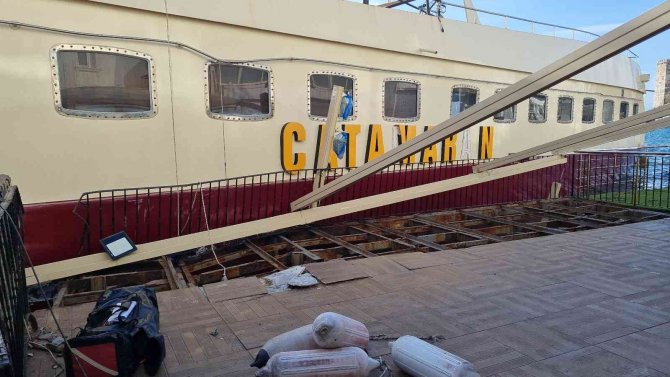 Yüzer Disko Catamaran İçin Kurtarma Çalışması Yapılıyor