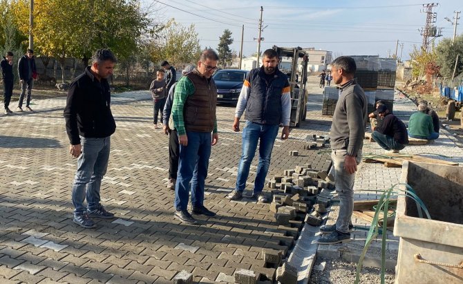 Samsat’ta Yol Çalışmaları Devam Ediyor