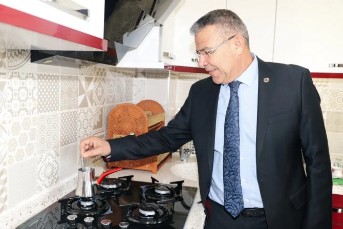 Köşk’te Doğalgaz Ateşi Yandı, İlk Kahveyi Başkan Güler Pişirdi
