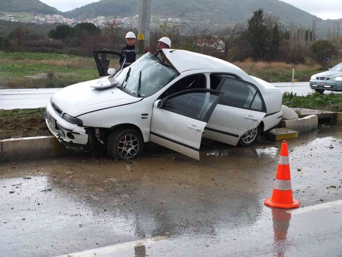 Burhaniye’de Kaza Geçiren Öğretmenler Yaralandı