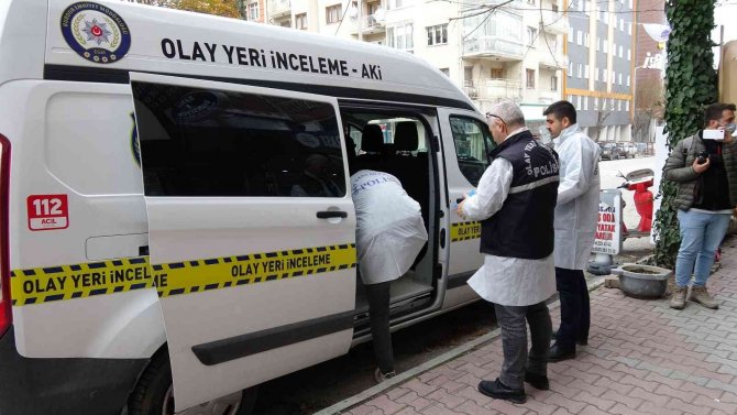 Yaşlı Adam Pansiyonda Ölü Bulundu