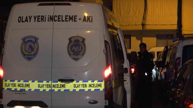Bir Çocuk Annesi Kadın Evinde Ölü Bulundu