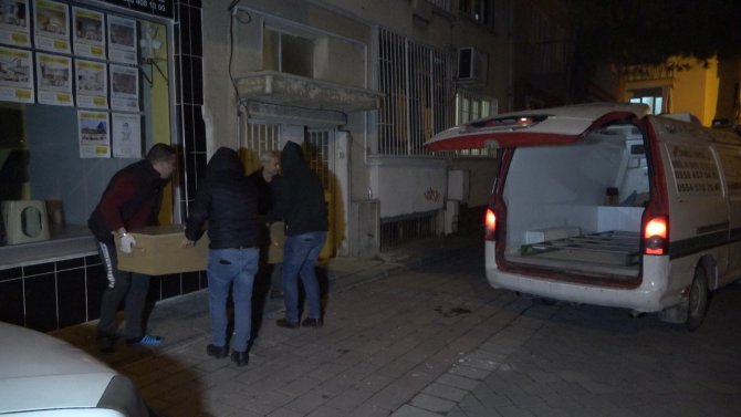 Bir Çocuk Annesi Kadın Evinde Ölü Bulundu