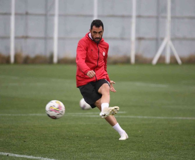 Sivasspor, Esenler Erok Maçı Hazırlıklarına Başladı