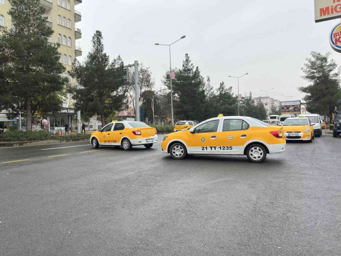 Diyarbakırlı Taksicilerden Hdp’li Paylan’a Tepki