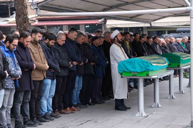 Tribünde Kalp Krizi Geçirerek Hayatını Kaybeden Taraftar Son Yolculuğuna Uğurlandı