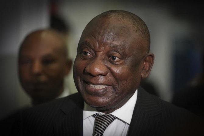 Anayasayı İhlalle Suçlanan Güney Afrika Devlet Başkanı Ramaphosa, Parlamentoda Aklandı