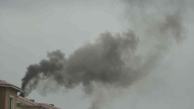 Yüksekovalılar Maskeyi Koronadan Değil, Kömür Dumanından Dolayı Takıyor