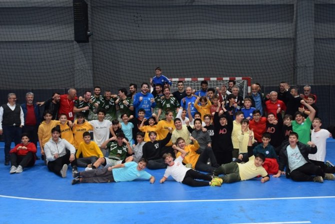 Nilüferli Hentbolcular Kupada Tur Atladı