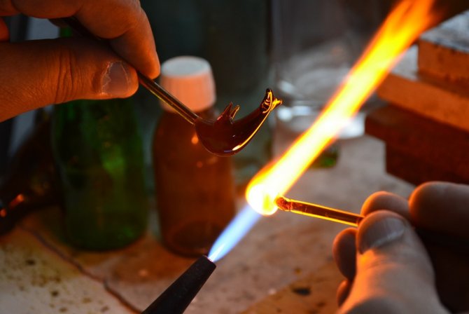 Yıllardır Gözünü Ateşten Ayırmıyor