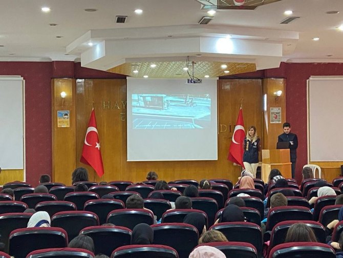 460 Öğrenci Siber Suçlarla Mücadele Hakkında Bilgilendirildi