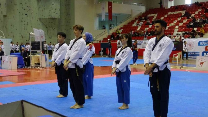 Türkiye Tekvando Poomsae Şampiyonası Isparta’da Devam Ediyor