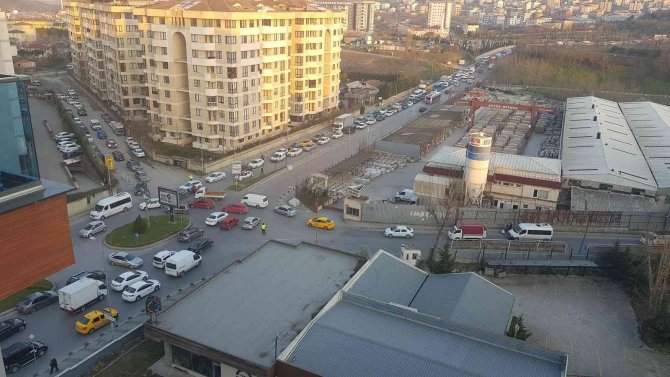 Çekmeköy Belediye Başkanı Poyraz’dan İ̇mamoğlu’na: “Taş Taş Üstüne Koyun Da Size Teşekkür Edelim”