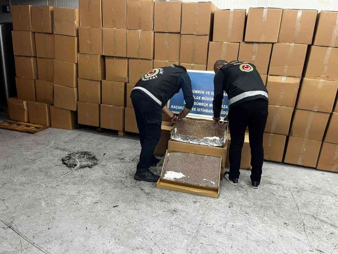 İ̇zmir’de 4 Milyon Doldurulmuş Kaçak Sigara Ele Geçirildi