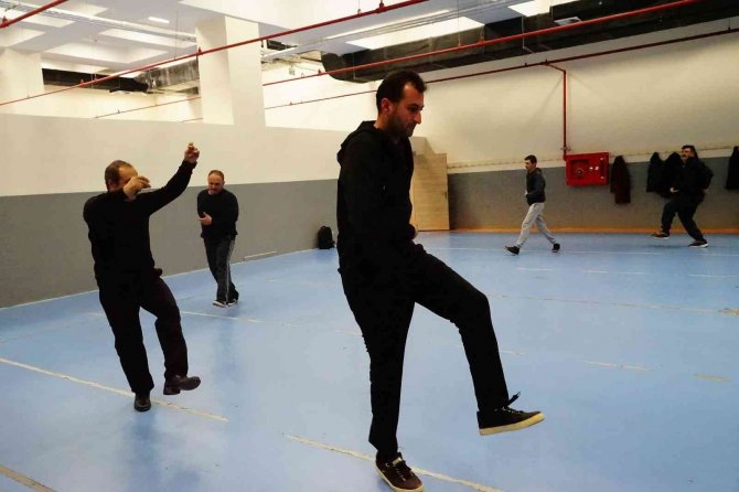 Muhtarlar Halk Oyunu Ekibi Kurdu: En Büyük Hayalleri Oyunlarını Cumhurbaşkanı İçin Sergilemek