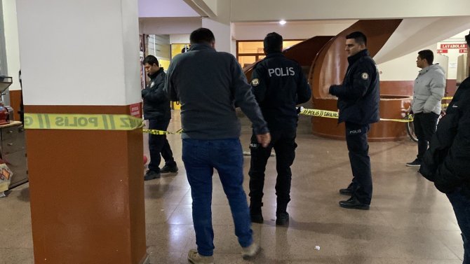 Kavgada Bıçaklanan 3 Kişi Yaralandı