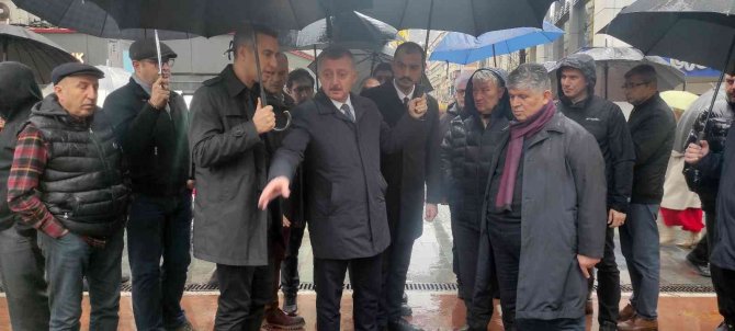 Vakıf İ̇ş Hanının Yol Problemini, Büyükakın Çözdü