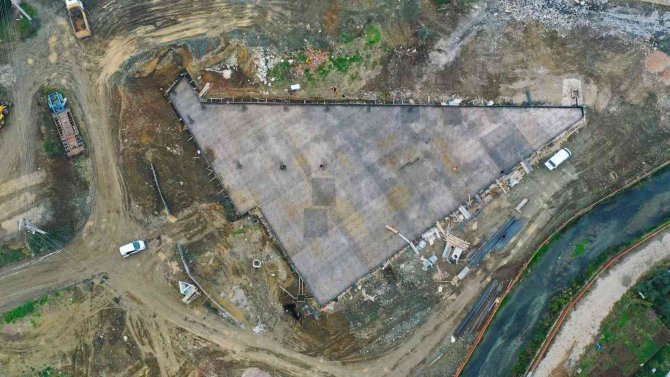 Gölcük Şehirlerarası Otobüs Terminali’nde Temel Hazırlığı