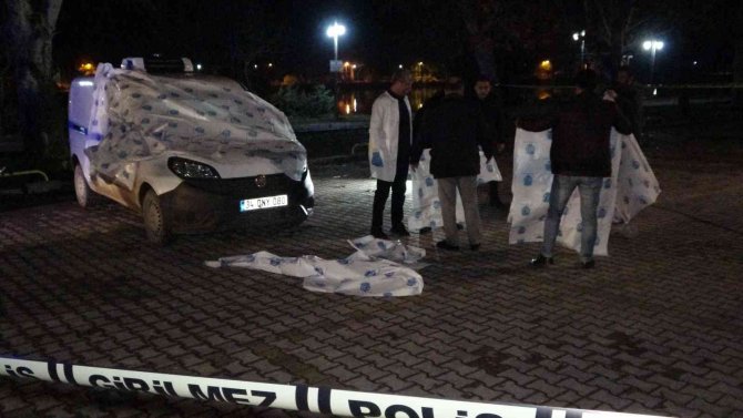 Park Halindeki Araçta Başından Silahla Vurulmuş Halde Bulundu