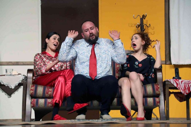 ‘Hangisi Babası’ İzleyenleri Kahkahaya Boğdu