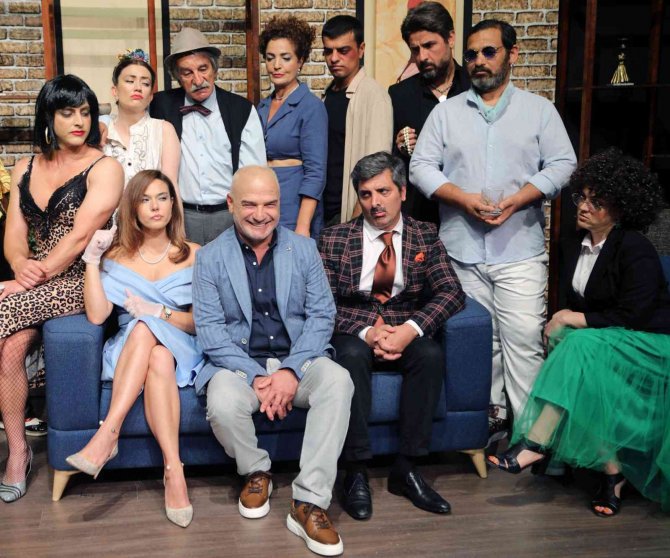 Yıldız Kenter Sahnesi İki Oyuna Ev Sahipliği Yapacak