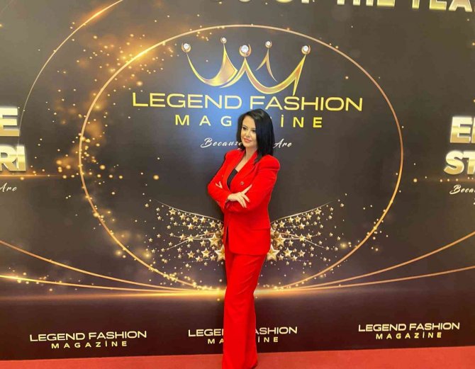 “Yılın En İ̇yi Gündüz Kuşağı Kadın Haber Spikeri” Ödülünü Meltem Günay Aldı