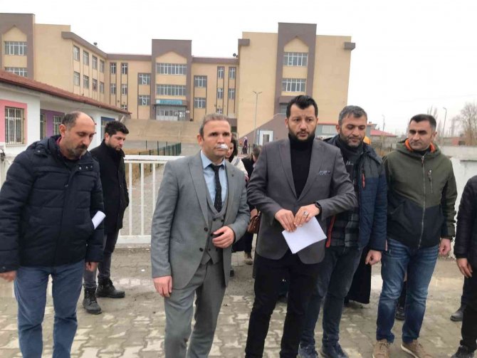 Okul Müdürü "Sendika Başkanı Tarafından Darp Edildim" Dedi Şikayetçi Oldu