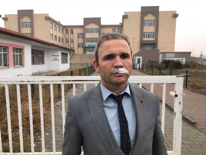 Okul Müdürü "Sendika Başkanı Tarafından Darp Edildim" Dedi Şikayetçi Oldu
