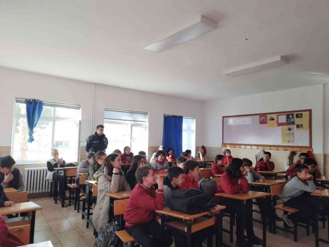Öğrencilere ’Trafik Kuralları’ Semineri