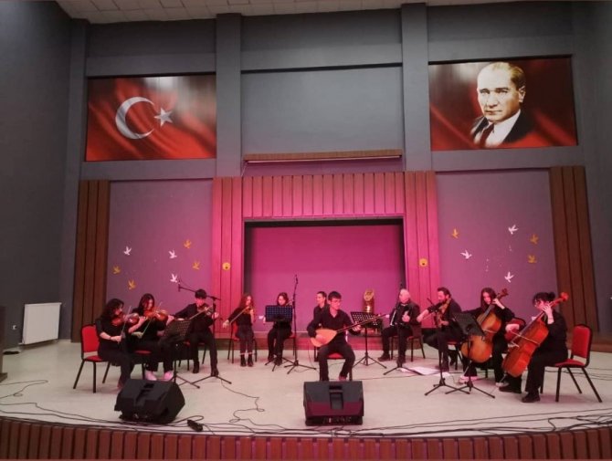 Okulum Sahnede Projesi: Öğrencilere Sanatsal Etkinlikler